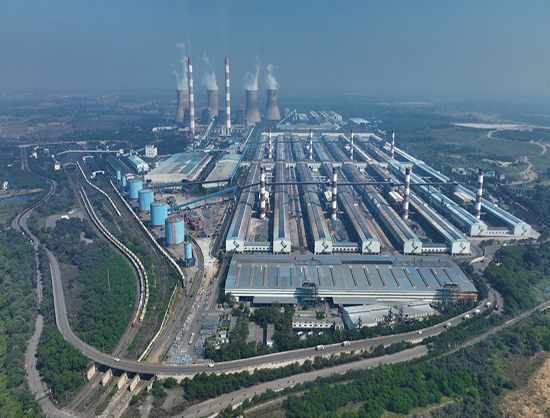 Aluminium production is inherently energy-intensive, particularly in smelting, where continuous high-temperature operations demand significant power. Improving efficiency at this stage is one of the most effective levers for reducing emissions.